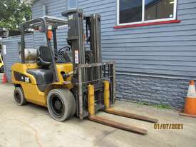 Caterpillar 3.5 ton Container Mast Used Forklift #1642 - picture0' - Click to enlarge