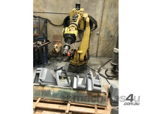 Fanuc R2000iB/165F 6-axes Cutting Trimming Industrial Robot Arm
