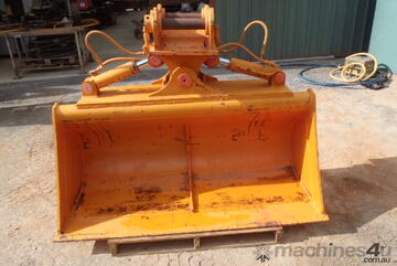 Tilt Bucket Rated 12 Ton 1730mm wide