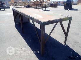 METAL WORK BENCH & VICE - picture2' - Click to enlarge