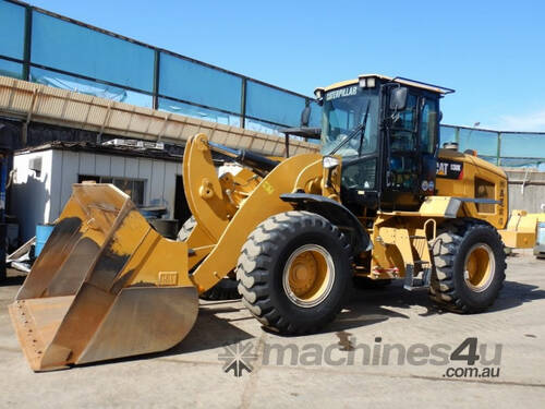 Caterpillar 938K Loader/Tool Carrier Loader