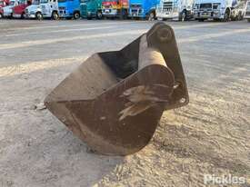 Mud Bucket To Suit Loader (1750mm) - picture1' - Click to enlarge