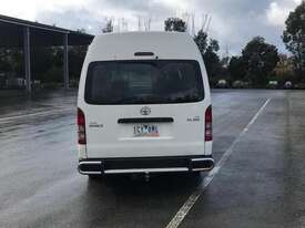 Toyota Hiace 200 - picture2' - Click to enlarge