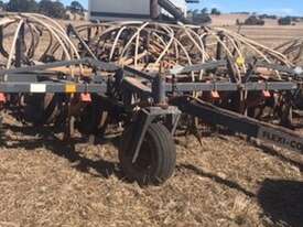 Flexi-Coil 820 Cultivator Bar - picture0' - Click to enlarge