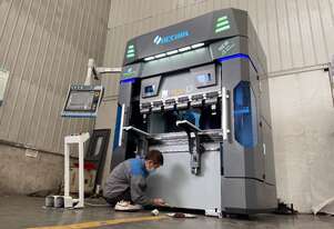 AccurlCMT 2050MM | 45 TON SERVO BALLSCREW PRESSBRAKES | DELEM DA-66S CONTROLLER