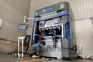 AccurlCMT 2050MM | 45 TON SERVO BALLSCREW PRESSBRAKES | DELEM DA-66S CONTROLLER