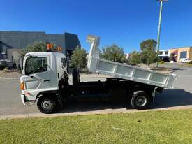 Truck Tipper Hino FC 6 tonne 2004 3.6m tray A64061 SN1425 - picture0' - Click to enlarge