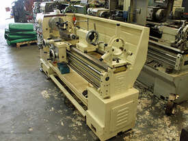 Koan Cho KC-1660G Centre Lathe - picture1' - Click to enlarge