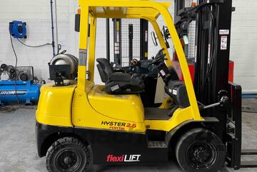 Refurbished Hyster 2.5 TX - 2L Counterbalance Forklift with Side shift