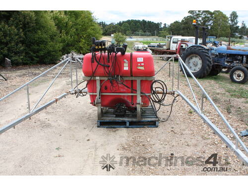 Silvan 800L Boom Spray