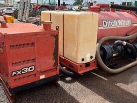 Ditch Witch 800gal - picture0' - Click to enlarge