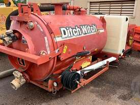 Ditch Witch 800gal - picture2' - Click to enlarge