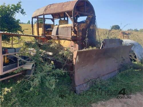 INTERNATIONAL TD24 CRAWLER DOZER