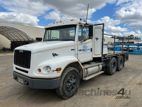 2000 Freightliner FL112 Flatbed Truck