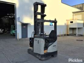 Crown Electric Pallet Forklift - picture0' - Click to enlarge