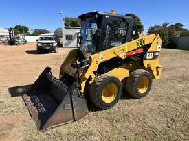 2019 CAT 236D SKID STEER LOADER - picture1' - Click to enlarge