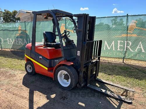 CLARK C30D FORKLIFT