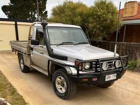 Toyota Landcruiser UTE - picture1' - Click to enlarge