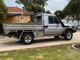 Toyota Landcruiser UTE - picture2' - Click to enlarge