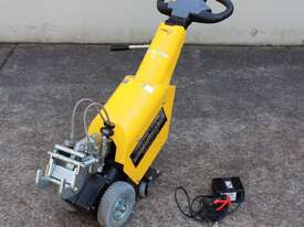 Battery Operated Electric Tug. - picture0' - Click to enlarge