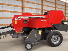 MF 1842S Small Square Baler - picture0' - Click to enlarge