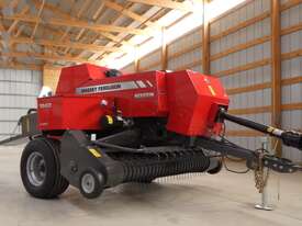 MF 1842S Small Square Baler - picture0' - Click to enlarge