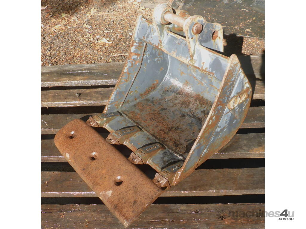 Used Oz Buckets 12 ton 30mm pin Oz Buckets 450mm Excavator Trenching