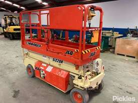 1995 JLG Industries CM-2033 Scissor Lift (Electric) - picture0' - Click to enlarge