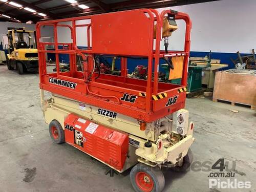 1995 JLG Industries CM-2033 Scissor Lift (Electric)