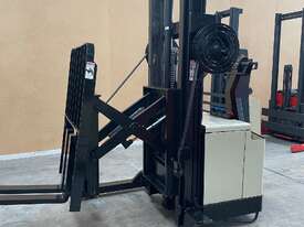 Crown 30WRTL150 Heavy Duty Walkie Reach Stacker - picture2' - Click to enlarge