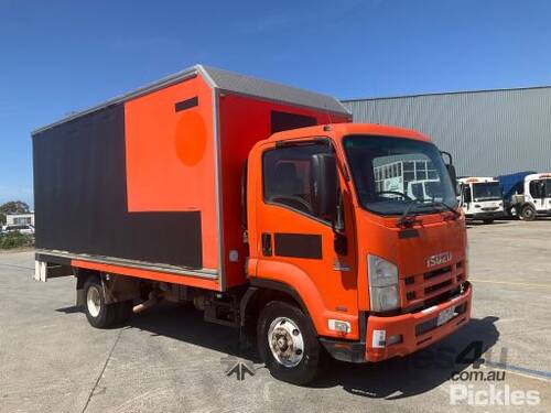 2009 Isuzu FRR500 MWB Pantech Body