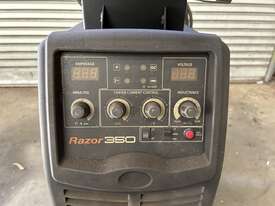 Jasic Unimig Razorweld 350 Welder and Wire Feeder - picture0' - Click to enlarge