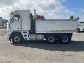 2004 Freightliner FLH Tipper - picture2' - Click to enlarge