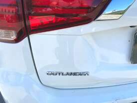 2016 Mitsubishi Outlander LS AWD Petrol 7 Seat (ex Novated Lease Vehicle) - picture2' - Click to enlarge