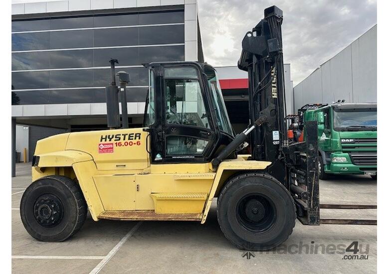 caption Hyster H16XM 16-Ton Forklift – Heavy-Duty Lifting for Tough Applications!