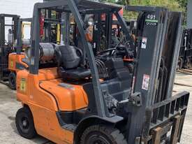NISSAN UK-PL02A25U 2.5 Tonne Container Mast LPG Forklift - picture0' - Click to enlarge
