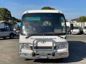 2014 White-Higer R Series 29 Seat Bus - picture0' - Click to enlarge