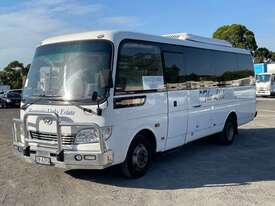 2014 White-Higer R Series 29 Seat Bus - picture1' - Click to enlarge