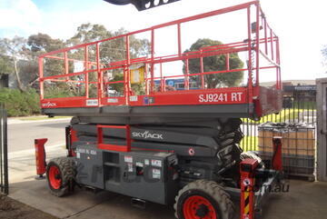   09/2018 Skyjack SJ9241RT 4WD Diesel Scissor Lift (Dual Deck) - 681kg Lift Capacity