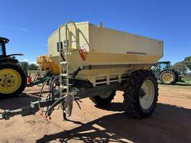2017 MARSHALL 812T MULTISPREAD SPREADER  - picture0' - Click to enlarge