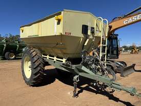 2017 MARSHALL 812T MULTISPREAD SPREADER  - picture1' - Click to enlarge