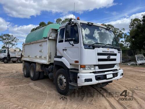 2007 Nissan UD CW445 Tipper / Water Carrier