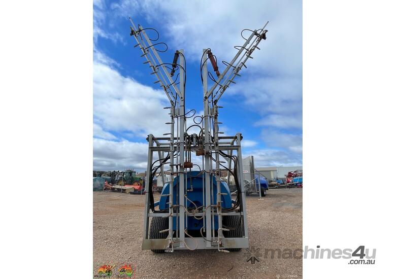caption (1327) Twin pumps IDS 2000 200 LMP (Griffith, )