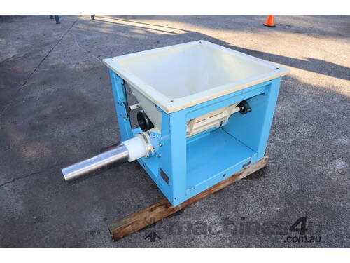 Volumetric Screw Dry Material Feeder - AccuRate 900 Series