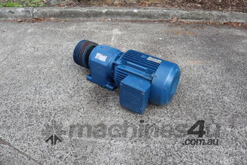 SEW R72 Electric Gear Motor 7.5kW 197 RPM