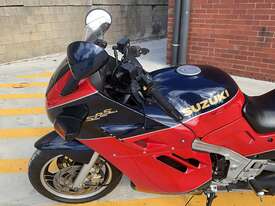 1988 Suzuki  GSX1100F - picture2' - Click to enlarge