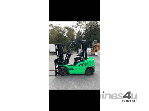 Larsa Forklift 2.5T 