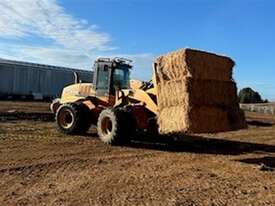 CASE IH 721D Loader  - picture2' - Click to enlarge