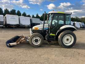 New Holland TD60D Tractor - picture2' - Click to enlarge