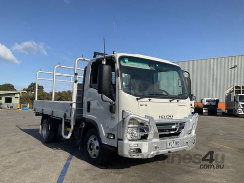 2022 Isuzu NPR 45-155 Tray Top